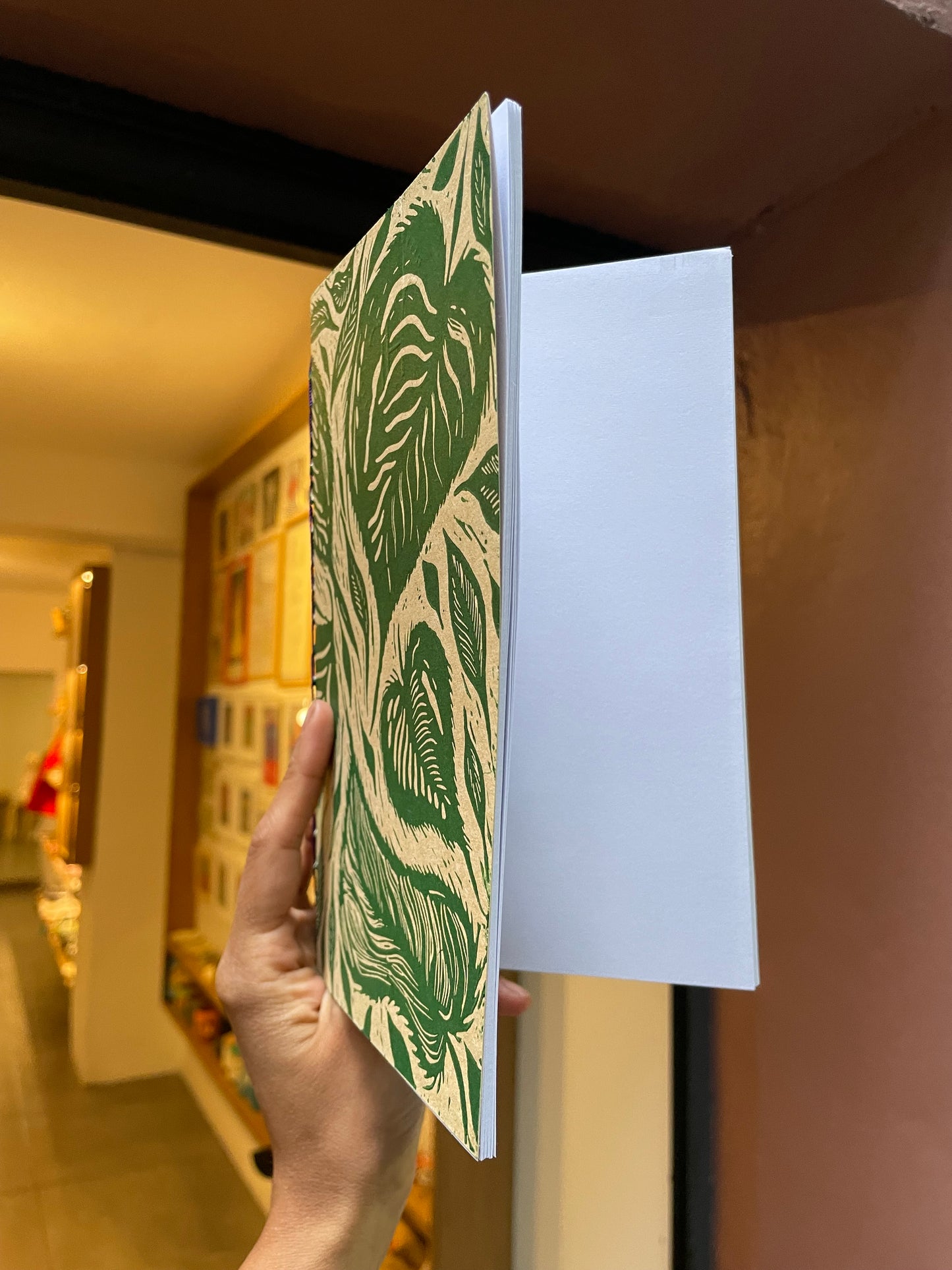 HIJASDELALUNA libreta media carta hoja verde
