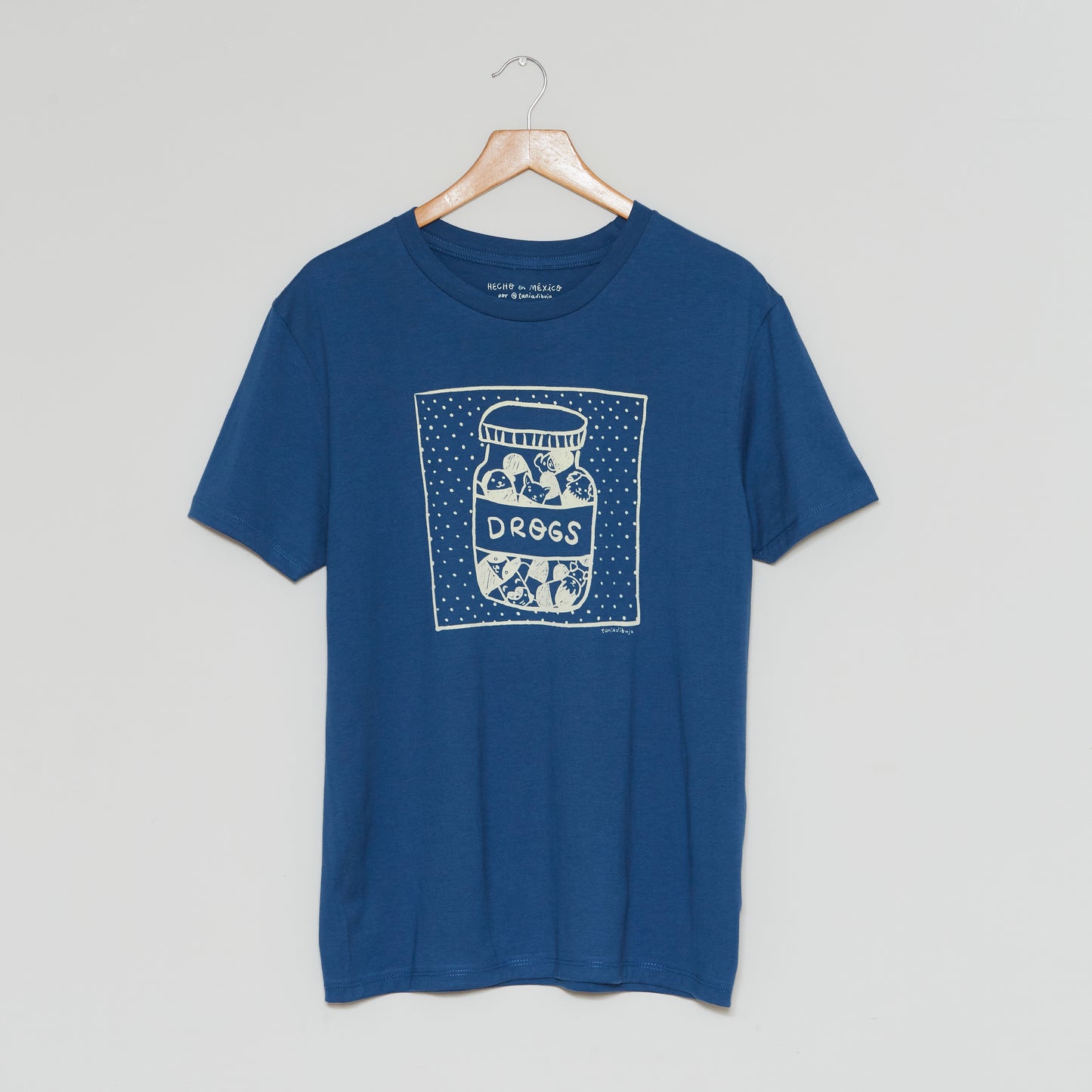 TANIADIBUJA playera "drogs"