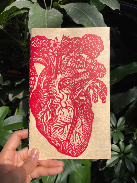 HIJASDELALUNA libreta media carta corazón rojo